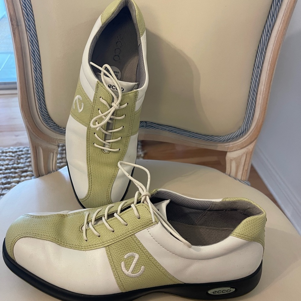 Ecco unisex golf shoes size 43- men’s 9-95/ women’s size 12